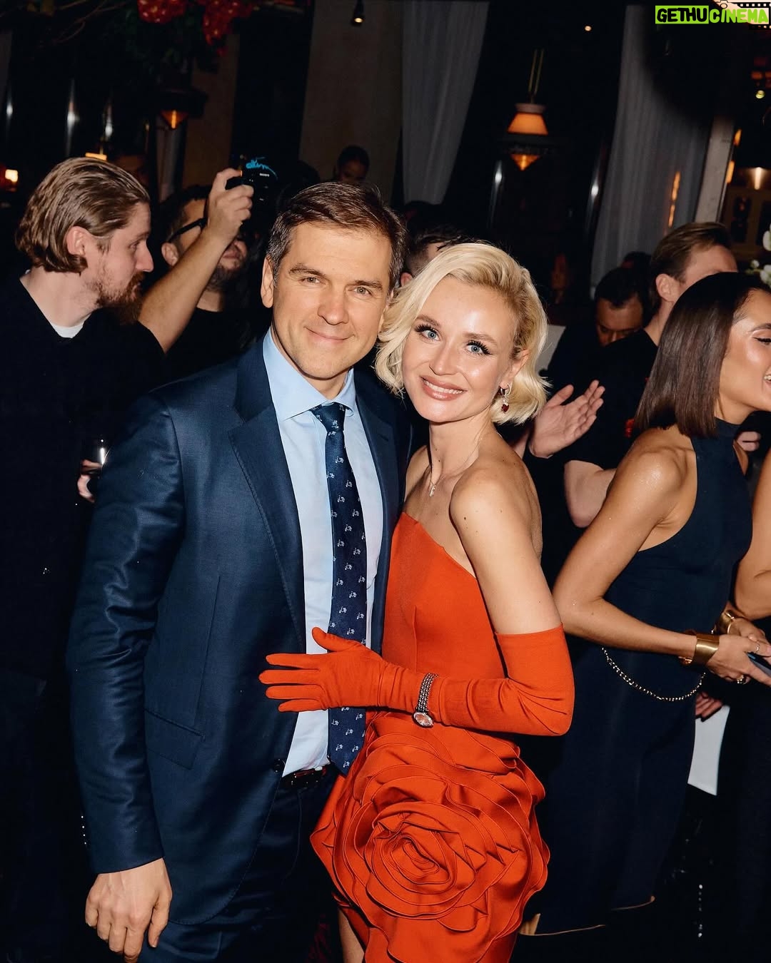 Polina Gagarina - 111.5K Likes - А вот и фотографии!🥰 Все не поместились! Ну хоть часть ! Пересматриваю и улыбаюсь 🥰 улыбнитесь и вы! Сколько радости и счастья! #полинагагарина #гагаринапоехали #др #18мнеуже
