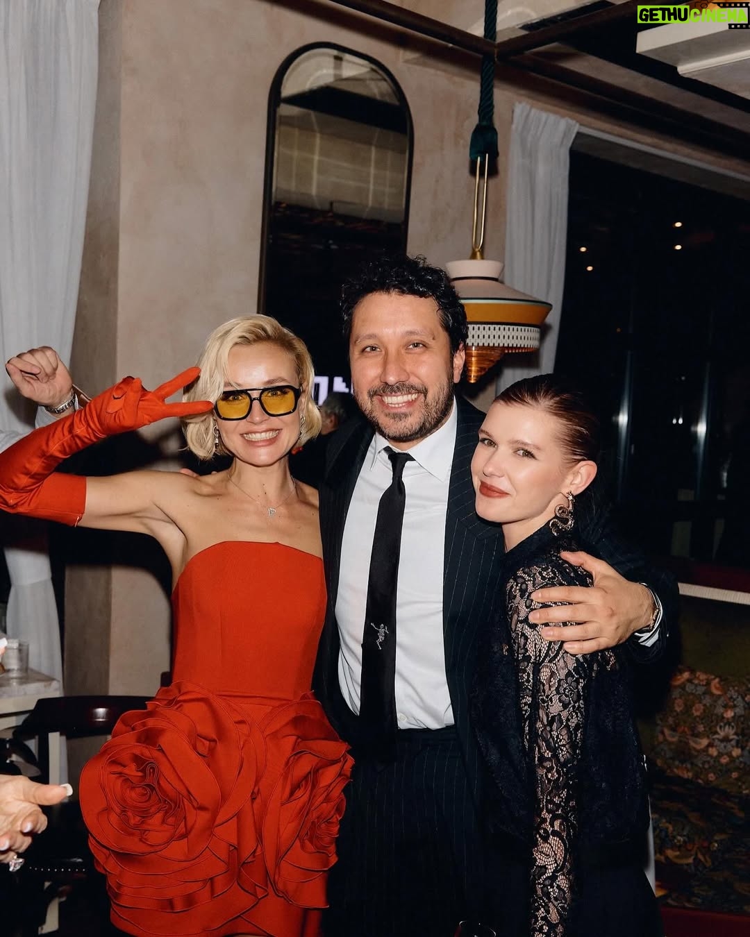 Polina Gagarina - 111.5K Likes - А вот и фотографии!🥰 Все не поместились! Ну хоть часть ! Пересматриваю и улыбаюсь 🥰 улыбнитесь и вы! Сколько радости и счастья! #полинагагарина #гагаринапоехали #др #18мнеуже