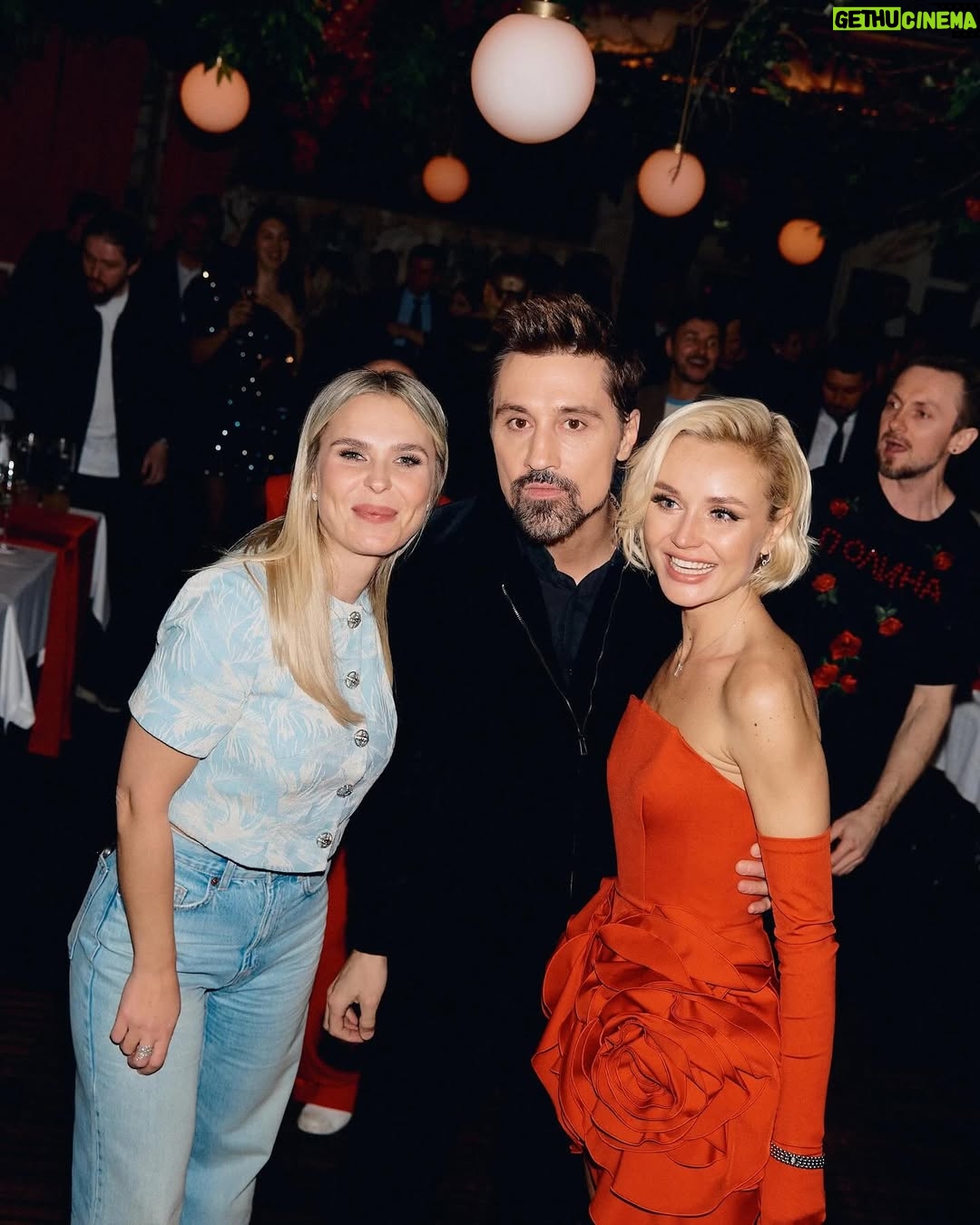 Polina Gagarina - 111.5K Likes - А вот и фотографии!🥰 Все не поместились! Ну хоть часть ! Пересматриваю и улыбаюсь 🥰 улыбнитесь и вы! Сколько радости и счастья! #полинагагарина #гагаринапоехали #др #18мнеуже