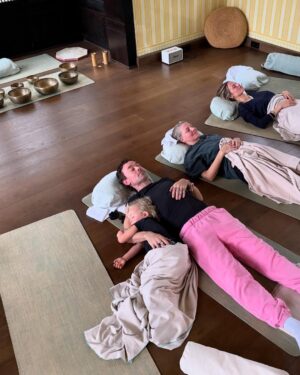 Poppy Delevingne Instagram - Chased the sun & stepped right into what felt like a Slim Aaron’s photograph & baby mooned with a few favourites at the mega magical @marbellaclubh where quite honestly I could have stayed forever. 💛 Thank you for spoiling us completely & utterly rotten. @mch_wellness

A heavenly few days, thanks to you, @birdtravelpr 
#Gifted