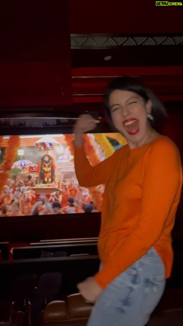 Poppy Jabbal - 822 Likes - When was the last time you danced in a movie theater ??
This video sums up how much I enjoyed #jaat
#MyHero SUNNYDEOL
#jaat #jaatmovie #jaatmoviesunnydeol #sunnydeolfan #sunnydeolstyle #sunnydeol #sunnydeolmovie