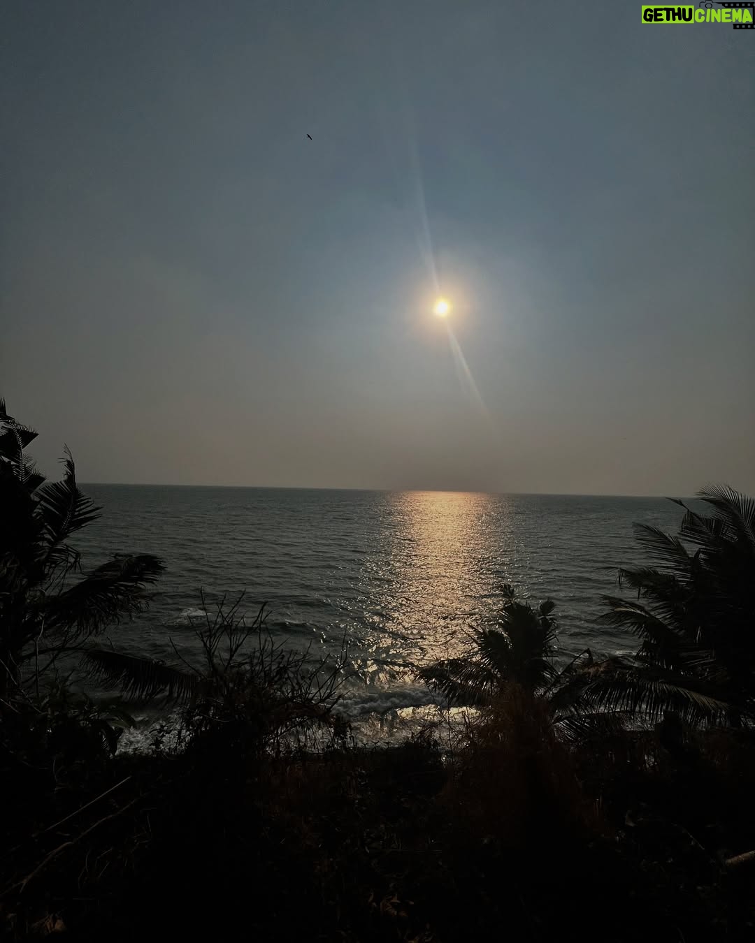 Poulomi Das - 5.6K Likes - Photo dump from Varkala 🏖️🌊☀️🌴🐠🍍