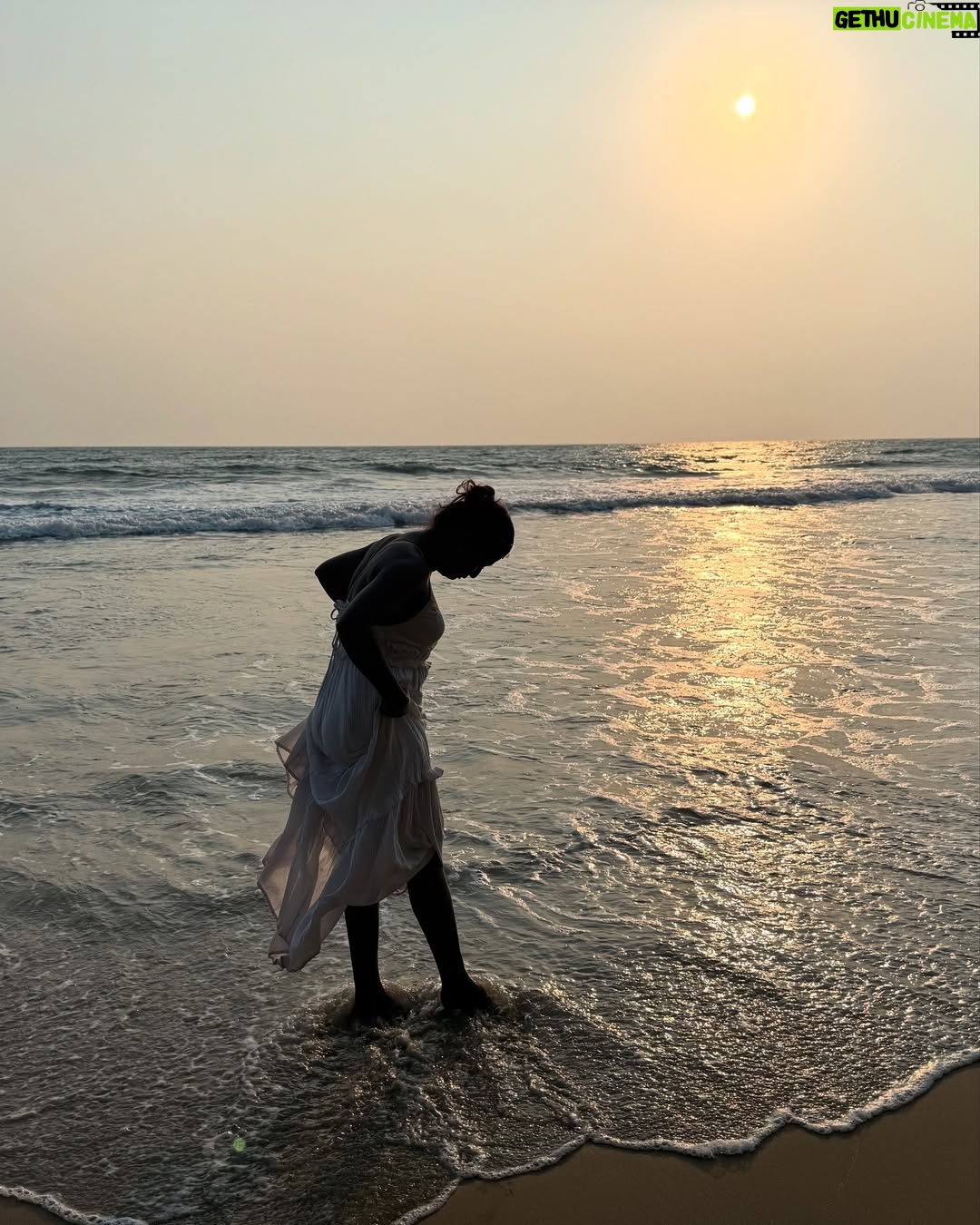 Poulomi Das - 5.6K Likes - Photo dump from Varkala 🏖️🌊☀️🌴🐠🍍