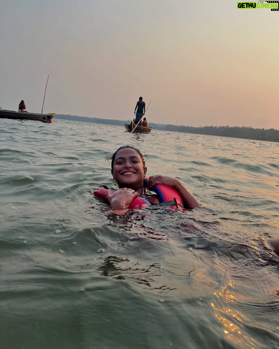 Poulomi Das - 5.6K Likes - Photo dump from Varkala 🏖️🌊☀️🌴🐠🍍