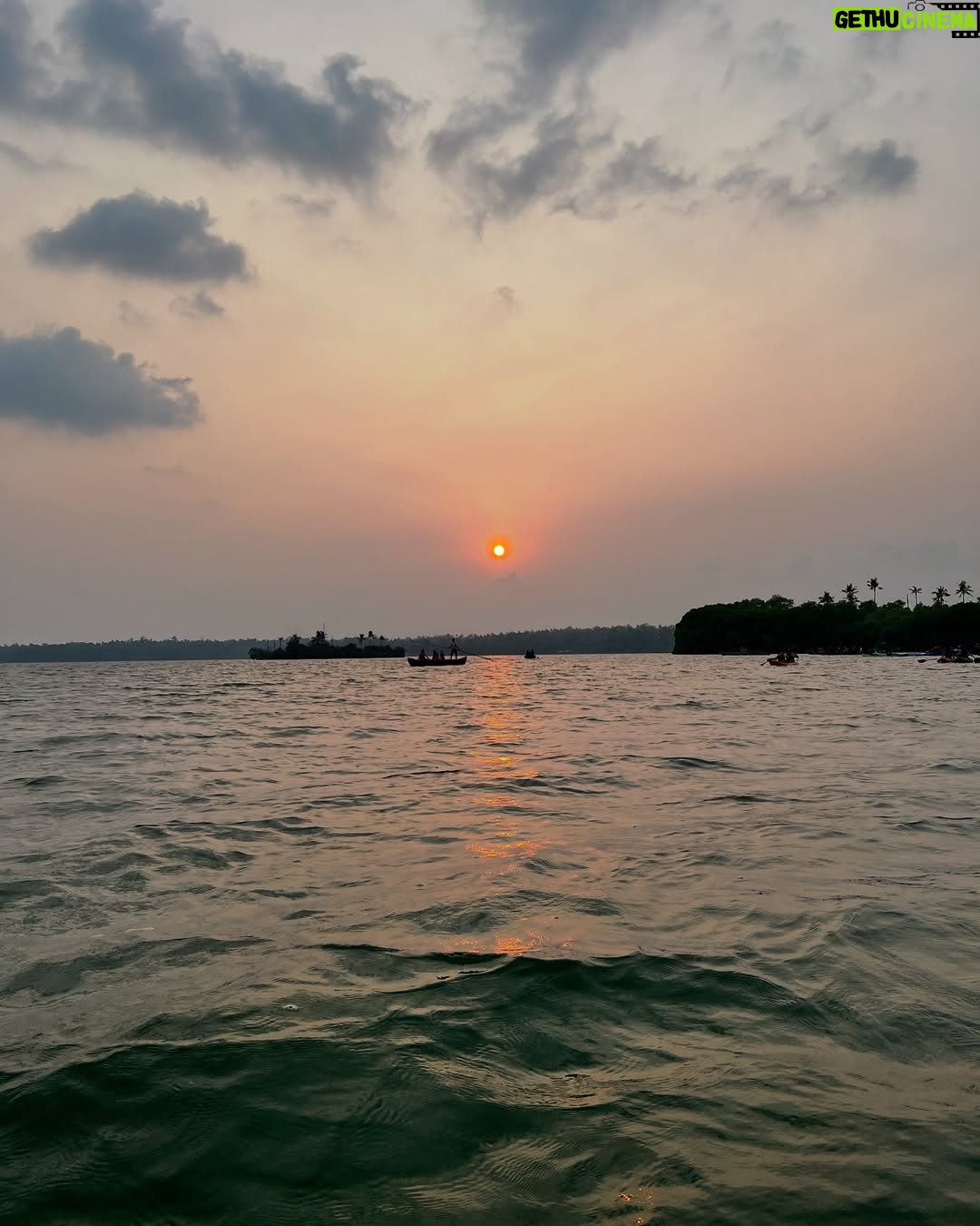 Poulomi Das - 5.6K Likes - Photo dump from Varkala 🏖️🌊☀️🌴🐠🍍