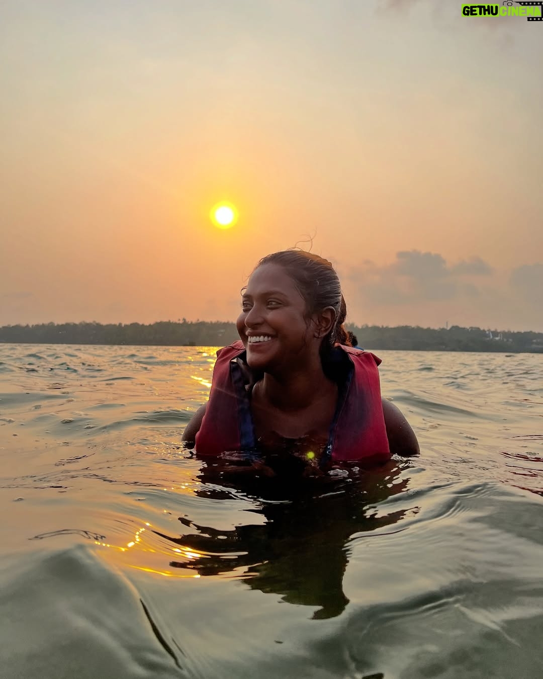 Poulomi Das - 5.6K Likes - Photo dump from Varkala 🏖️🌊☀️🌴🐠🍍