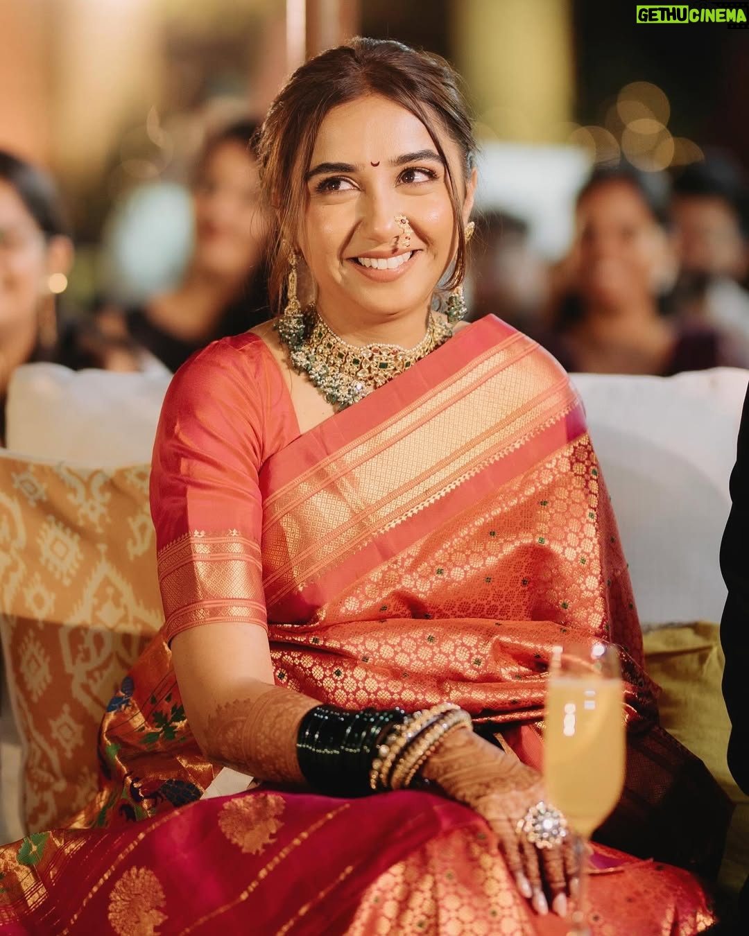Prajakta Koli - 2.2 Million Likes - I can still keep posting these, no? Let me know when it gets annoying. š«
@mansimao @aakrutisejpal @the_wedding_files