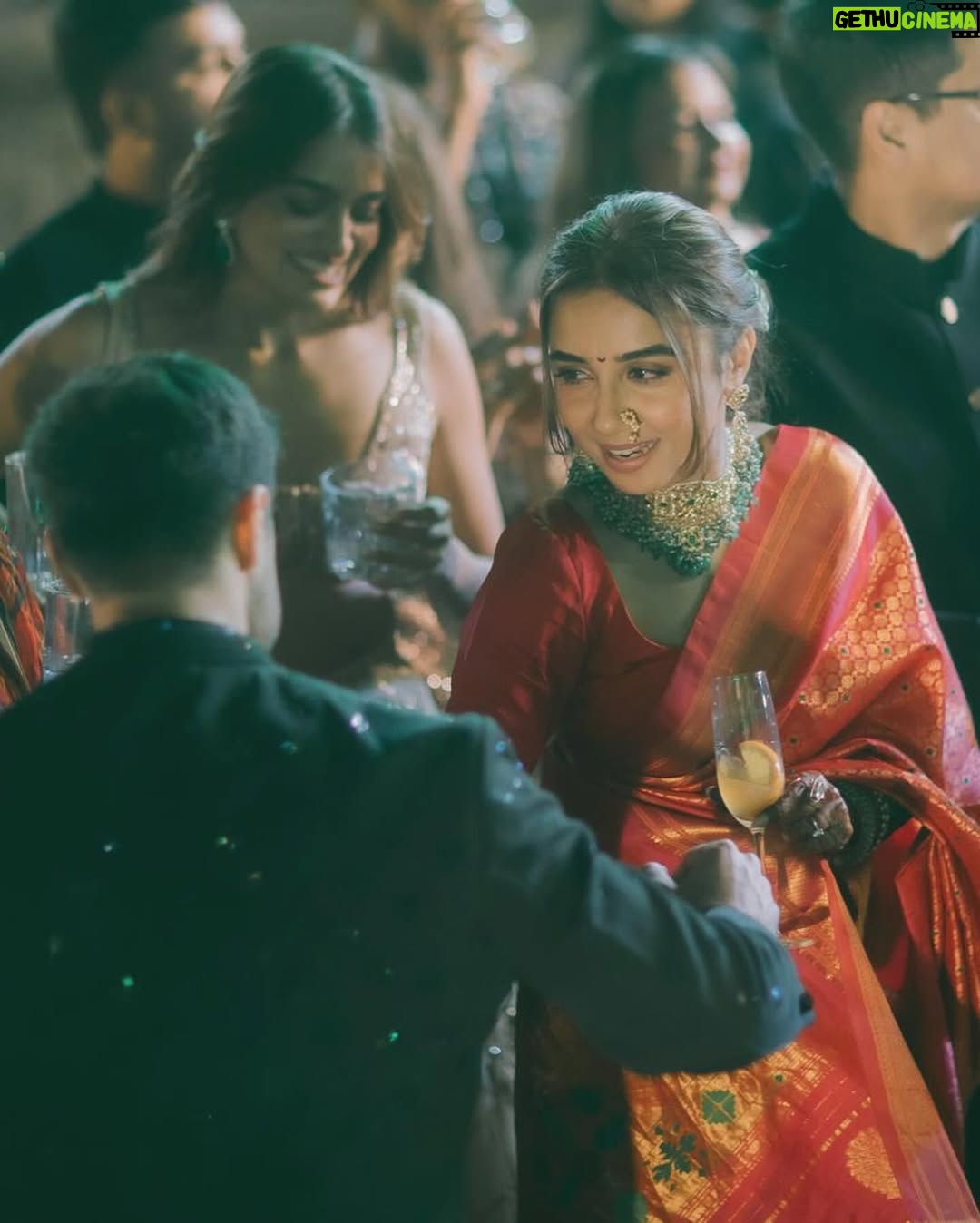 Prajakta Koli - 2.2 Million Likes - I can still keep posting these, no? Let me know when it gets annoying. š«
@mansimao @aakrutisejpal @the_wedding_files