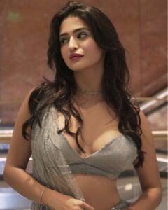 Actress Prakriti Pavani HD Photos and Wallpapers April 2025