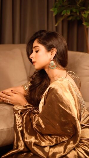 Pratiksha Honmukhe Instagram - 🪷🦋🦚🍃🪻

Makeup- @bhavikagundesha_artistry 
🎥 @portraitsby_rohit 
Hair- @nehajain_artistry 
Saree- @nancy_sethiya 
@jewelsbyabhinavjain 

#reels#instagram#explorepage#sunday