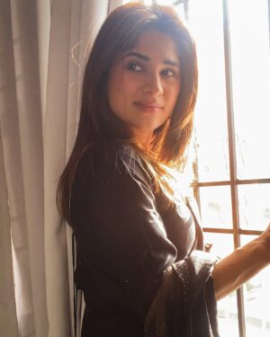 Preeti Singh Instagram - Simplicity is the ultimate sophistication.
.
.

.
.
#explore #fyp
