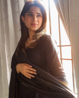 Preeti Singh Instagram - Simplicity is the ultimate sophistication.
.
.

.
.
#explore #fyp