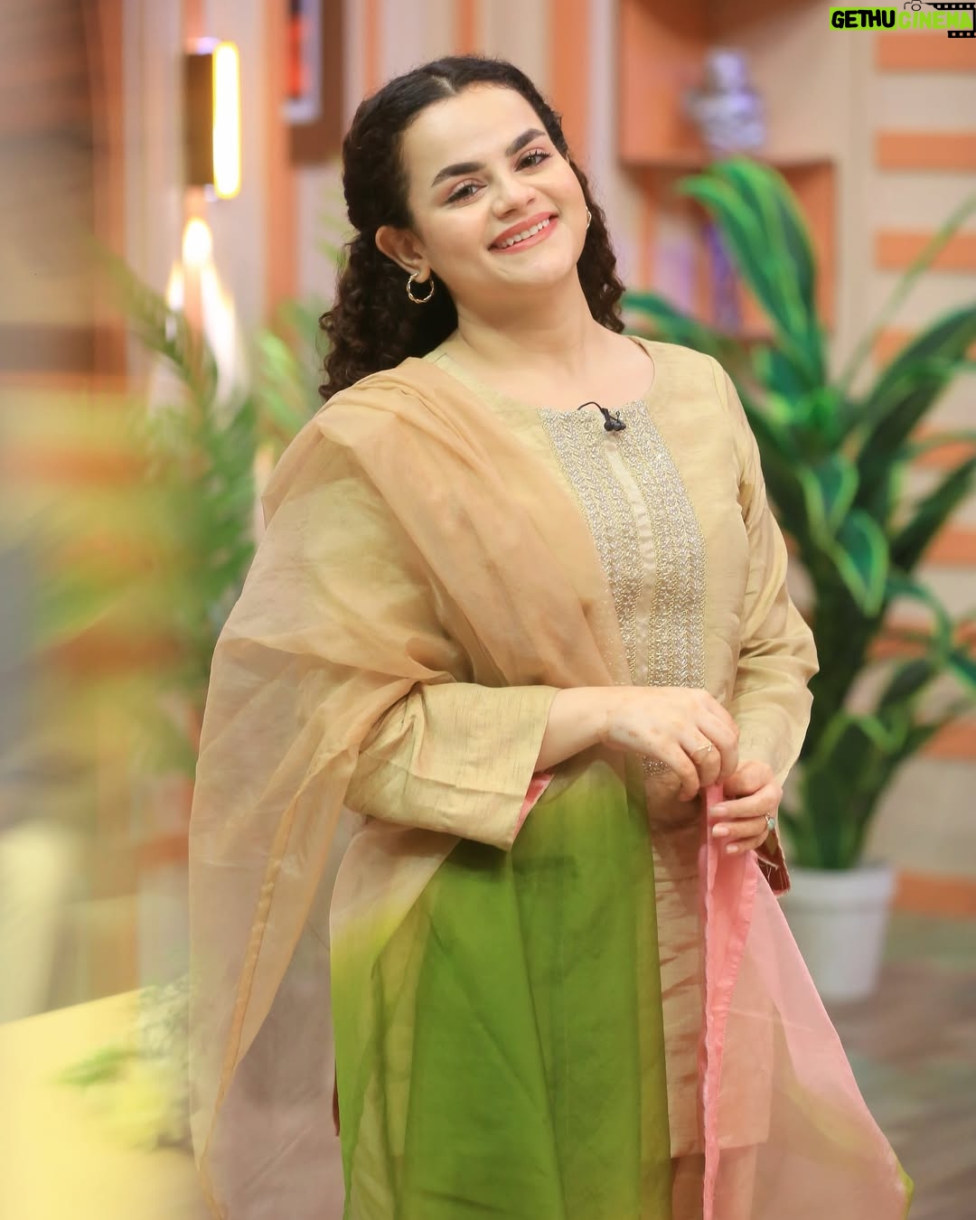 Qudsia Ali - 2.5K Likes - 🌸
Wearing: @if_by_izzatfayaz
#qudsiaali #instagram #ootd #potd📷 #instagood #instalike