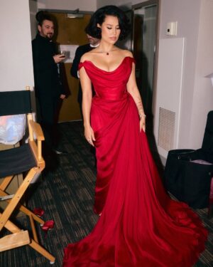 RAYE Instagram - A night of fabulous dresses, imposter syndrome, nerves but most truly a WHOLE huge BUCKET of gratitude❤️🫀 
Thank you to the @theacademy for a night of dreams 🥹