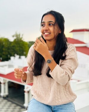 RJ Dimple Instagram - Let’s hope for a olimayamaana 2025🍿🤍
.
.
PC : @monica_balu ✨
.
#happynewyear #2025