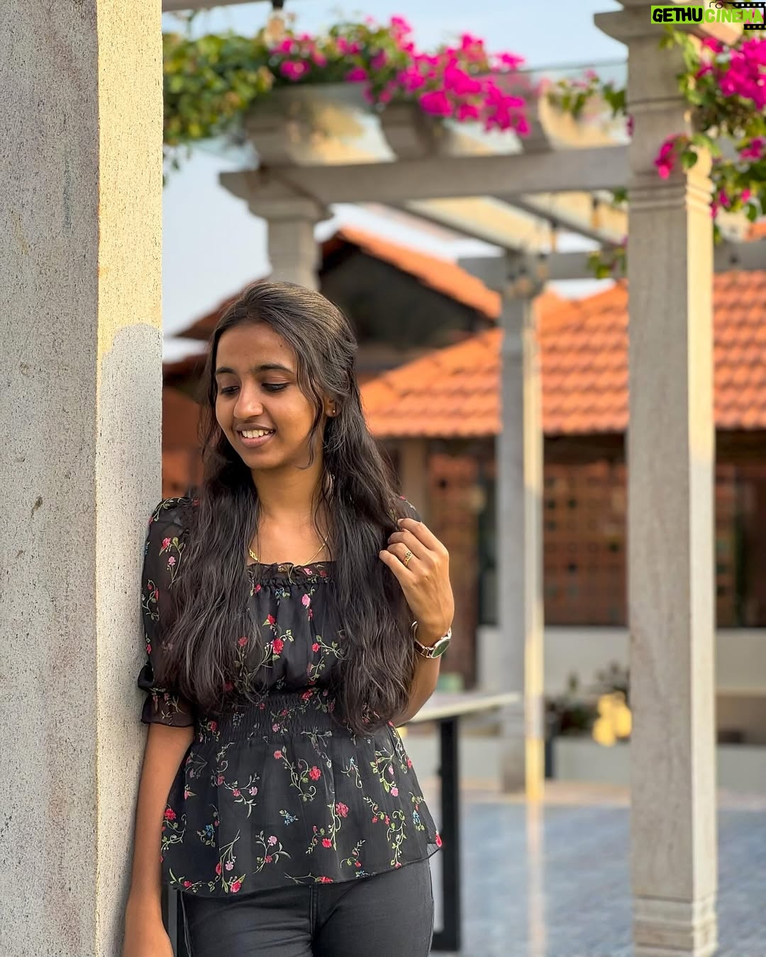 RJ Dimple - 9.4K Likes - “En Mel Pizhai” will be true in 99 out of 100 scenarios🎀👍
.
.
.
PC : @_jeevs_12
