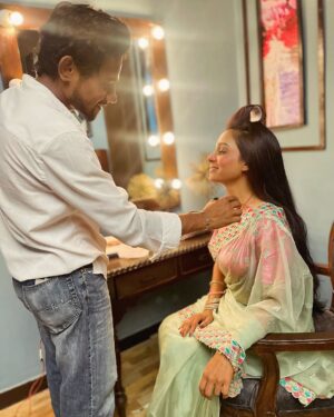 Rachanaa Parulkar Instagram - 🧿🫶🏼🙏🏻🤲🏼🌻💫🧿
Immense Gratitude 

#pyaarkiiraahein#dangaltv#love#happiness#joy#peace#abundance#grace#work#universe#shootlife#balajitelefilms#priya#rudra#prirud#gratitude