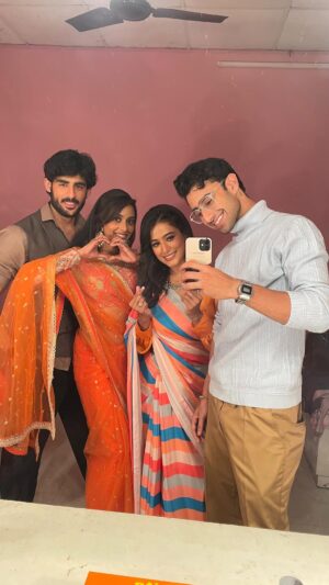 Rachanaa Parulkar Instagram - Pyaar Kii Raahein 🧿❤️🤲🏼🌻

#PriRud#RuhAli#PyaarKiiRaahein#DangalTv#BalajiTelefilms#Balaji#Love#Happiness#Work#Joy#Abundance#Peace#Gratitude