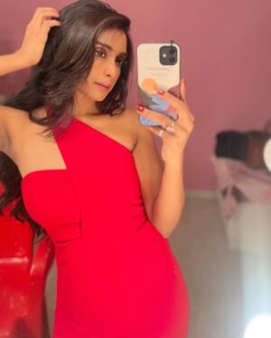 Rachanaa Parulkar Instagram - Choosing Calm Over Butterflies ❤️🧿

#PriRud#PyaarKiiRaahein#DangalTv#Love#Happiness#Joy#Calm#Peace#Bliss#Gratitude