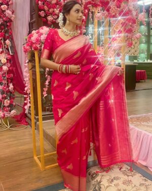 Rachanaa Parulkar Instagram - Leap Of Faith 🧿💫

#love#joy#pyaarkiiraahein#abundance#peace#onset#work#faith#gratitude