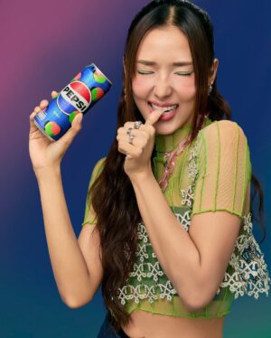Rachanun Mahawan Instagram - นอกจากความน่ารัก
ก็หน้าเปรี้ยวซ่านี่แหละที่เกินซ่อน

#PEPSIUME
#เป๊ปซี่อุเมะอร่อยซ่าเกินซ่อน
#อร่อยซ่าเต็มที่เป๊ปซี่เลย