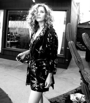 Rachelle Lefevre Instagram - Possibly one of my favorite photo shoots ever was with @kharenhill for @coolamericamag. The cover story was in the Winter 2023 issue but somehow I never posted 🤦‍♀️🤦‍♀️🤦‍♀️
Fun fact: Kharen and I met while shooting the posters for the first season of #underthedome