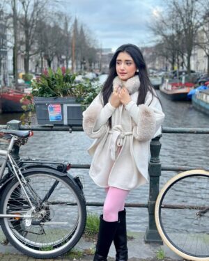 Rachi Sharma Instagram - Just a small town girl living in a dutch world 💗 #amsterdam #netherlands
