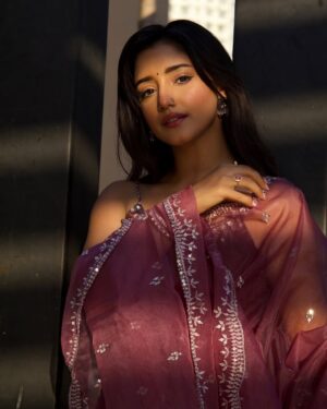 Rachi Sharma Instagram - 🦢