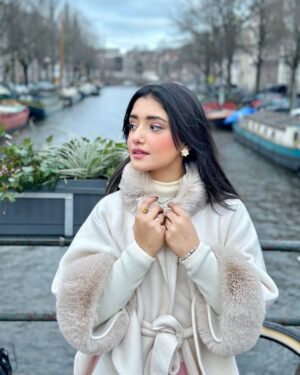 Rachi Sharma Instagram - Just a small town girl living in a dutch world 💗 #amsterdam #netherlands