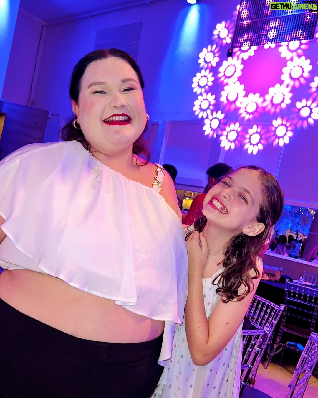 Rafaela Ferreira - 2.1K Likes - Aniversário de 18 anos do @joaopedrodelfino 🎉
A festa foi delícia, gostoso demais reencontrar esse povo lindo e matar as saudades do @buffetmetropoleoficial onde comemorei o #30tãodarafa em 2019. ❤️