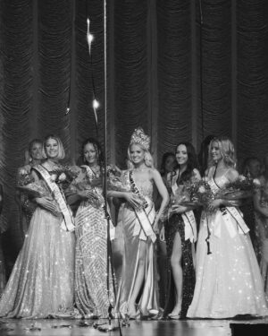 Ragga Ragnars Instagram - When @manuelaosk asks you to glam it up, you say Yes! ✨ Thank you for yanking me out of my comfort zone of ‘jeans and a T’ for a night! 🌸 @missicelandorg - Congrats to all the stunning ladies! 👑Glam help from @mjoll @dressrental_iceland @bysigurey - photo help from my girls @samarezahida @enimsay_ham @xhoizuna