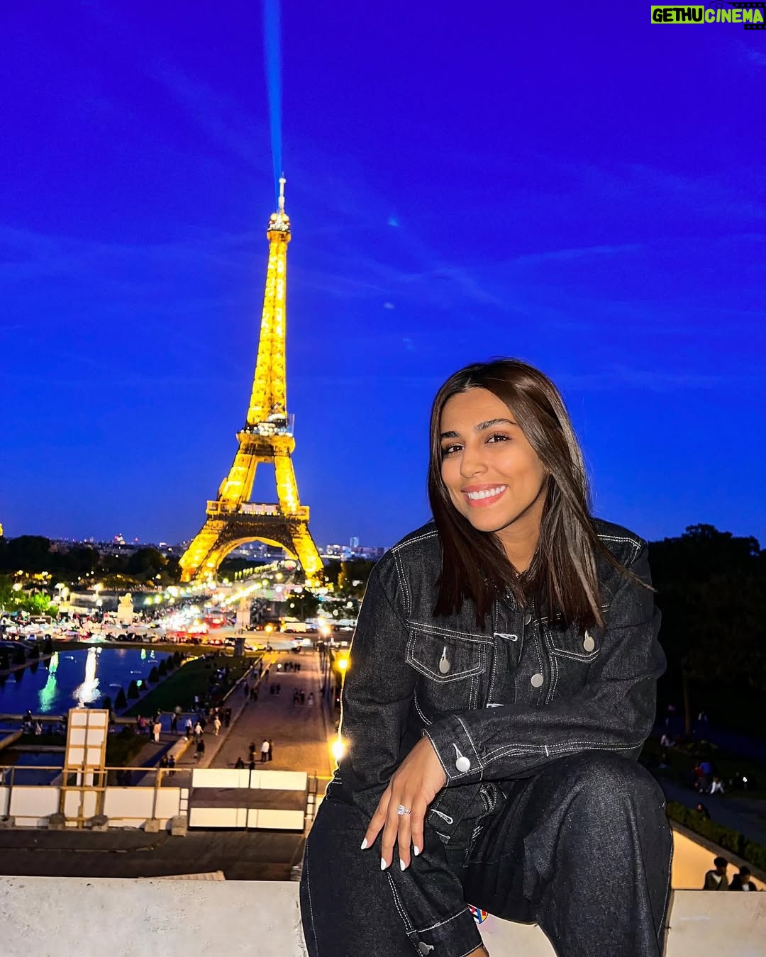 Rajaa Belmir - 138K Likes - FIRST NIGHT IN PARIS ⚡️🖤 #rajaabelmir