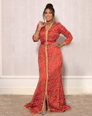Rajaa Belmir Instagram - القفطان المغربي الذي توارثناه منذ قرون بدولة عندها تاريخ ، القفطان هو جزء من ثقافتنا و هويتنا المعدومة عند البعض ⚡️♥️ #رجاء_بلمير