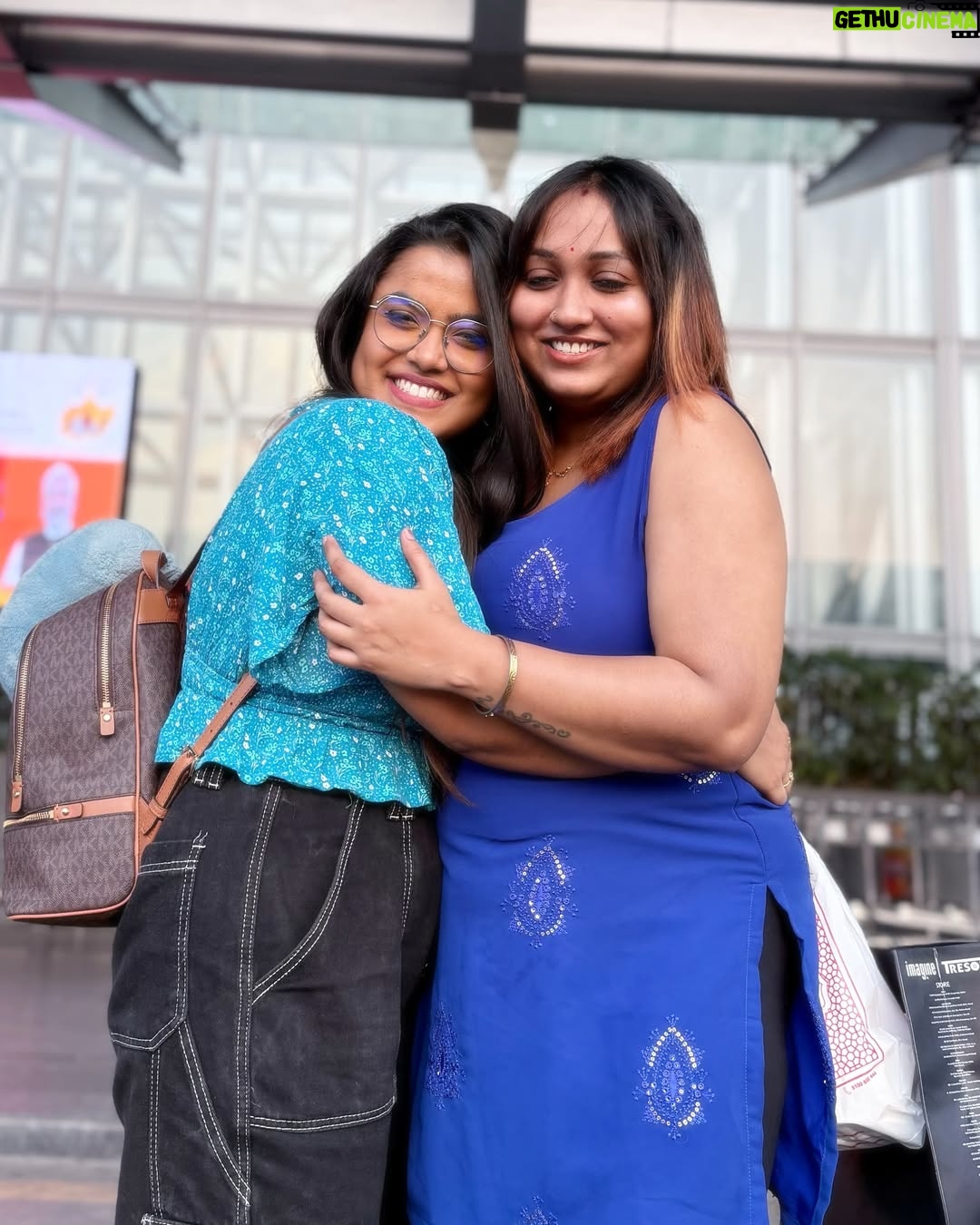 Rakshita Suresh - 15.3K Likes - spent 6 hours in Kolkata today, and I couldn’t have asked for a more memorable first visit to this beauutiful city! 🍧🚖🌉♥️🫶🏼