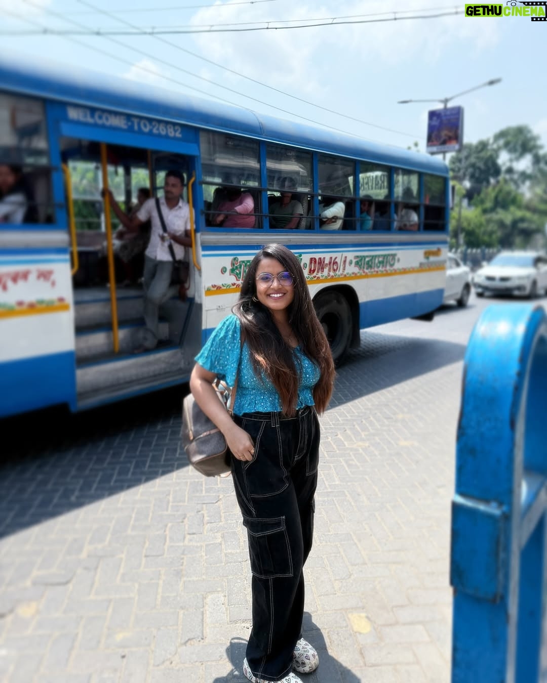 Rakshita Suresh - 15.3K Likes - spent 6 hours in Kolkata today, and I couldn’t have asked for a more memorable first visit to this beauutiful city! 🍧🚖🌉♥️🫶🏼