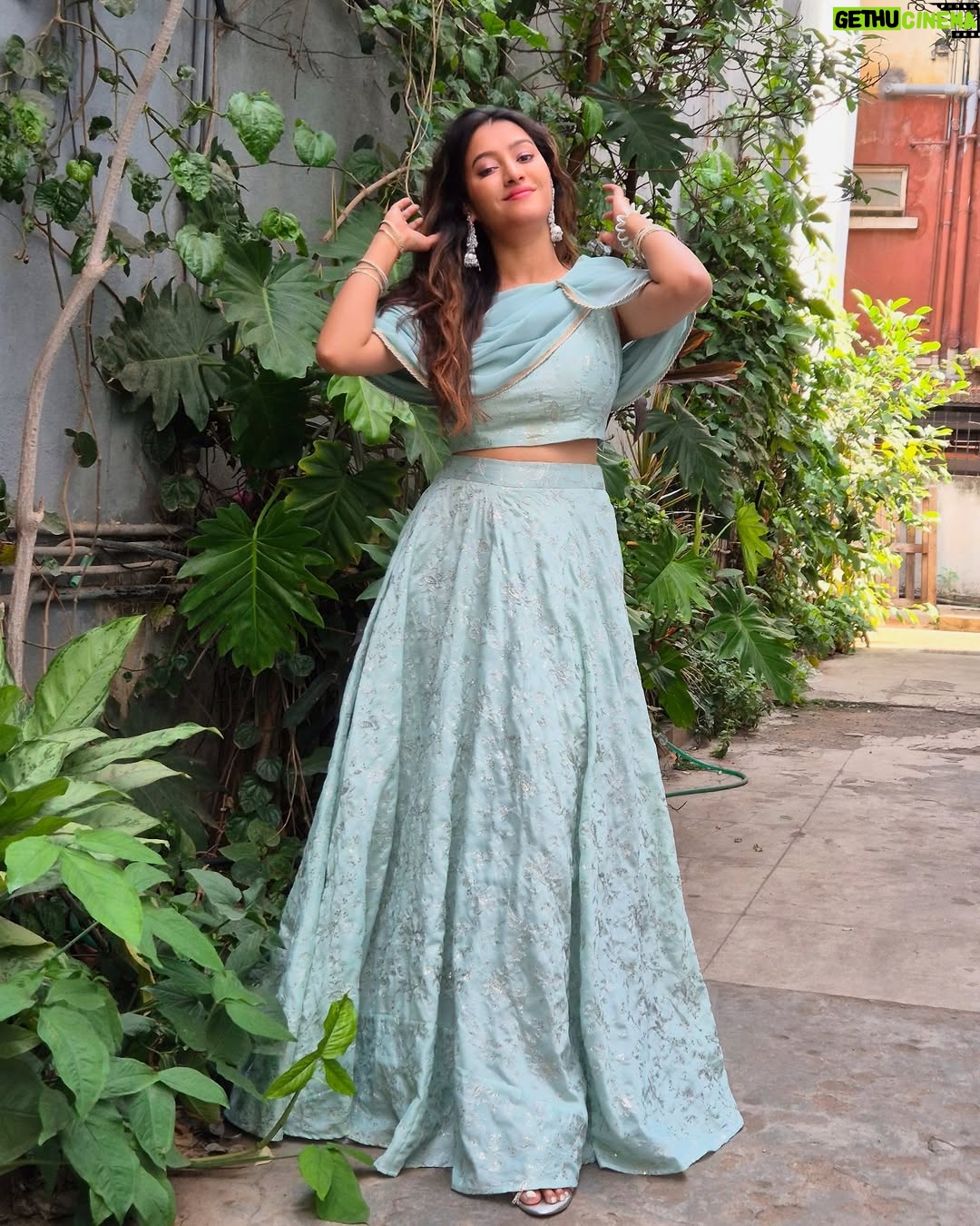 Ramola - 29.1K Likes - 👗 thank you @the_glamhouse_designer_studio for this beautiful outfit! 🫰🏻
.
.
#actressramola #bb2 #zeekannadaactress #kannadaheroines #seablueoutfit #theglamhouse_studio #designerwear #bharjaribachelorsseason2 #zeekannadarealityshow