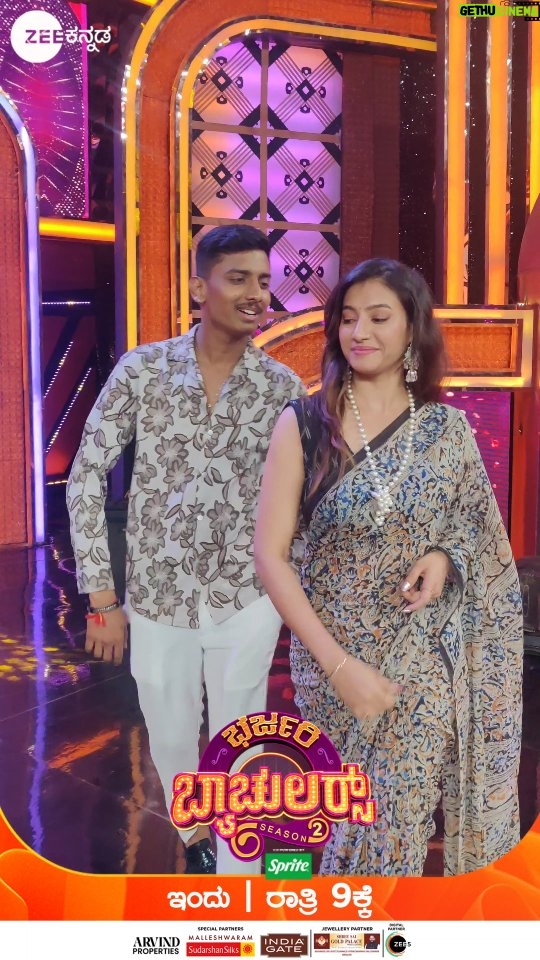 Ramola - 89K Likes - ರಮೋಲರನ್ನು ಸೀರೆಯಲ್ಲಿ ನೋಡಿ ಫಿದಾ ಆದ ರಕ್ಷಕ್ ಬುಲೆಟ್
#ZeeKannada #BharjariBachelorsSeason2 #BB2 #SurpriseRound #ZKPro #ZeeOnTheGoReels #ZKReels #BayasidaBaagiluTegeyona