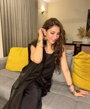 Ramsha Khan Instagram - Chand raat Mubarak 🌙