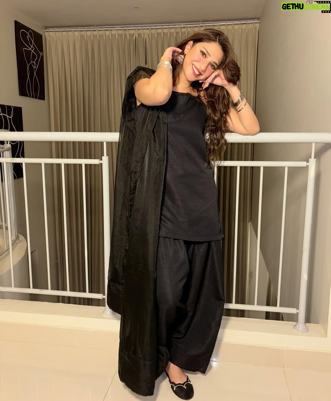 Ramsha Khan - 145.9K Likes - Chand raat Mubarak 🌙