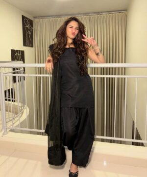 Ramsha Khan Instagram - Chand raat Mubarak 🌙