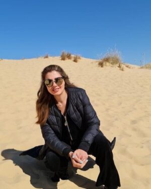Rania Farid Shawki Instagram - ‏"لك حق التخلي وإفلات الأيادي إن لم يعد أصحابك كما كانوا، لا تستمر بعلاقة معطوبة استنادًا على ماضي جميل.. ذلك ينهش روحك ببطء."