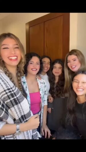 Rania Farid Shawki Instagram - و ضحكت علي ميدو عادل 😜و خليته يعمل تيك توك🤩#مش_روميو_جولييت #viralreels #رانيا_فريد_شوقي #fyp #ميدو_عادل #reelsinstagram
