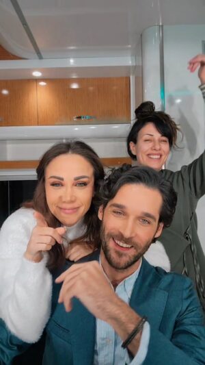 Rania Salwan Instagram - اجوائنا بالكواليس ✨️

#مسلسل_القدر #القدر
 #mbc #shahidvip
 @alshami.music
#فارس_ياغي #رانيا_سلوان #سلمى_شلبي #الشامي #تيم #رندى #منى #كواليس