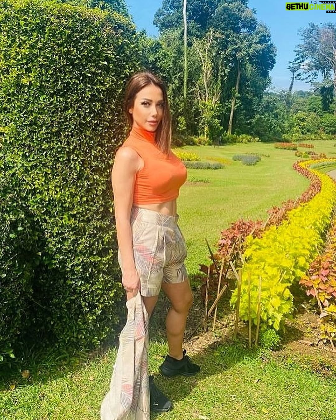 Rania Salwan - 2.6K Likes - قد ينسى الإنسان أيامه الصعبة، لكنه لن ينسى من هَوَّنها عليه.❤️