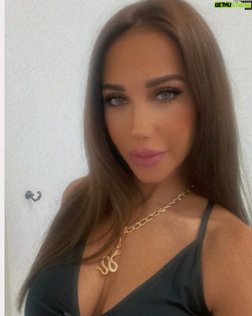 Rania Salwan - 5.8K Likes - ❤️تمسكوا بالصادقين فقط، فهم قلة