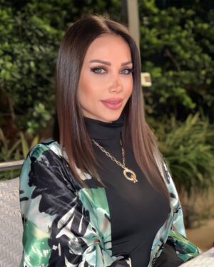 Rania Salwan Instagram - لا تجبر أحدًا على شيء، فجمال الأشياء تأتي دون طلب 🥰
#dubai #uae #beirut #lebanon #beauty #lifestyle #life #ramadan #iftar #raniasalwan