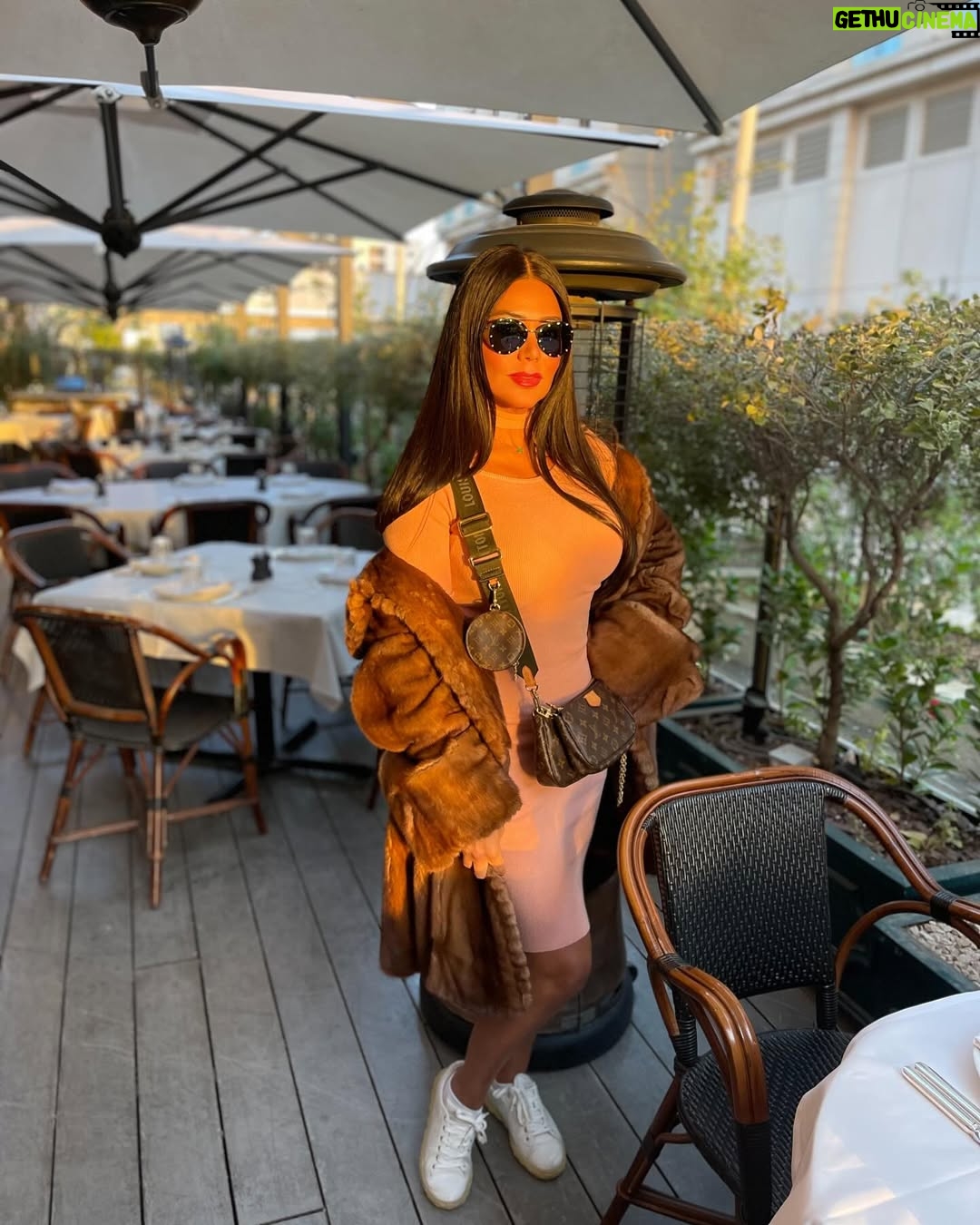 Rania Youssef - 21.6K Likes - Happy hour 🤎