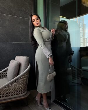 Rania Youssef Instagram - My visit to the magical #diormuseum at Riyadh ✨

Outfit by @noraalshaikh_official 
Styled by @basamat.arabia 
H&MU @laplatinelounge 
Thank you my dear @alsharefa.aisha