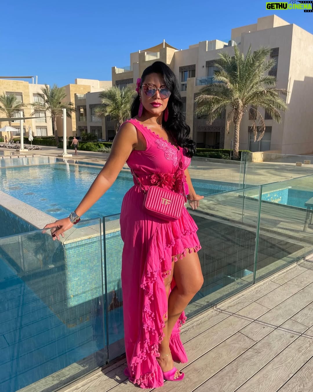Rania Youssef - 25.5K Likes - When in doubt, wear pink! 🎀💖