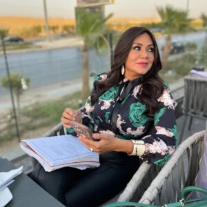Rania Youssef Instagram - 🥀🖤 ورد
مع المخرج محمد نبيل ❤️ 

#رانيا_يوسف 
#ورد_ريحان